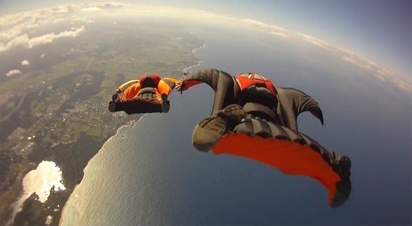 Wingsuit-Flying