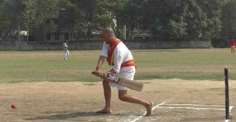 cricket-in-dhoti-kurta