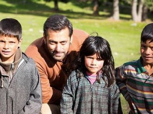 salman-loves-kids